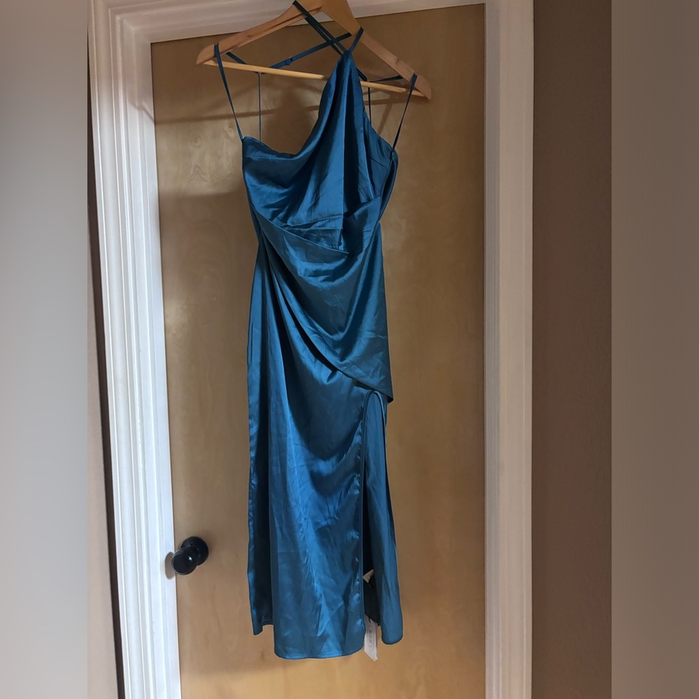 NWT Asymmetrical midi dress - Picture 3 of 7